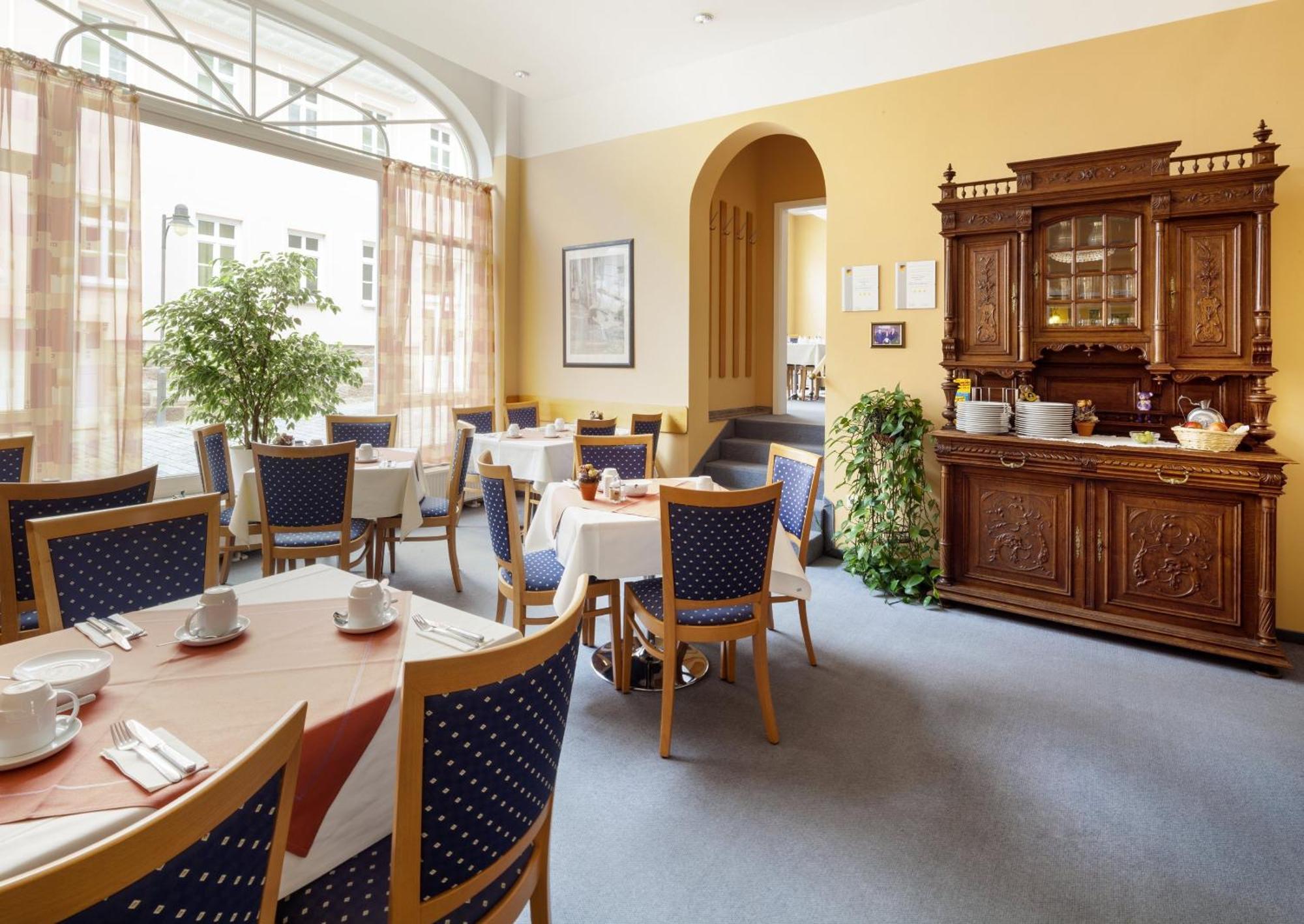 Hotel Garni Am Markt - Businesshotel - Fruehstuecksbuffet - Fahrradabstellplatz - Hunde Willkommen 科堡新城 外观 照片